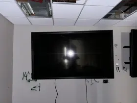 PN-E802 SHARP Led Monitor