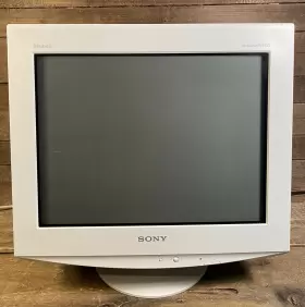 E540 SONY Trinitron Multiscan Vga Crt Monitor