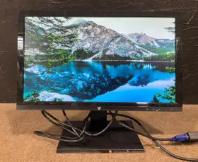 L18500WS-9NR V7 Widescreen Led Monitor Box
