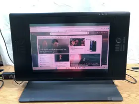 DTH-2400 WACOM Cintiq Lcd Interactive Pen Display #2